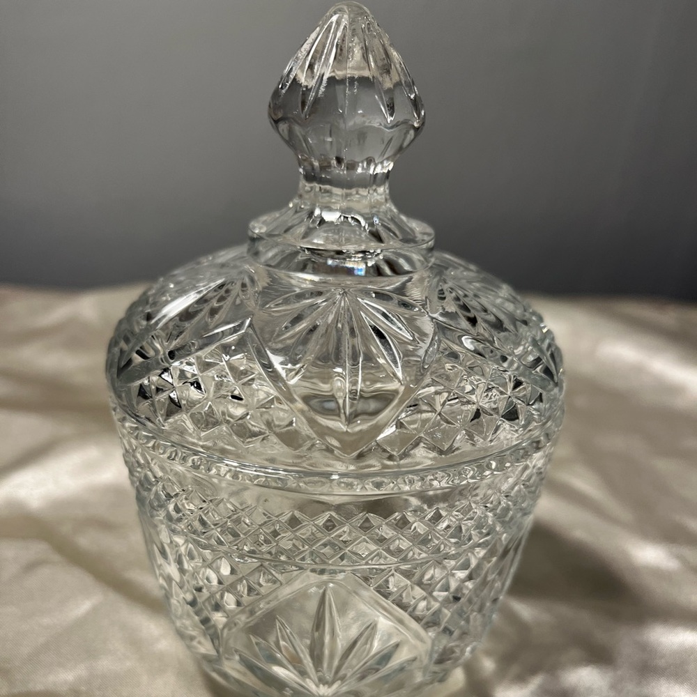 Vintage Cristal d'Arques
Sugar Bowl With Lid